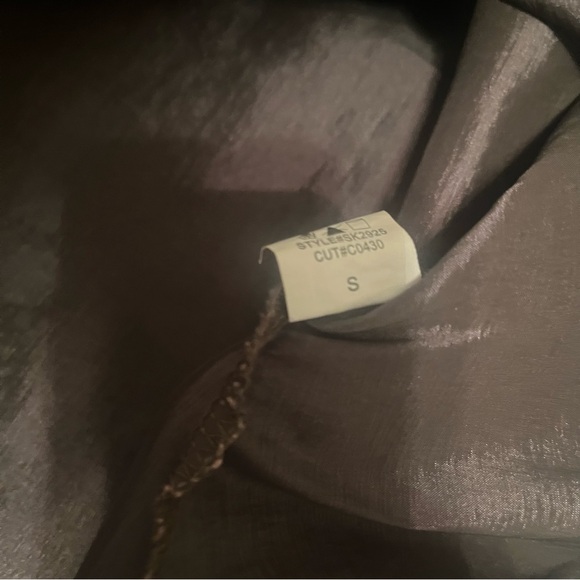 Bow A-Line Skirt with Elegant Detail - Picture 7 of 9